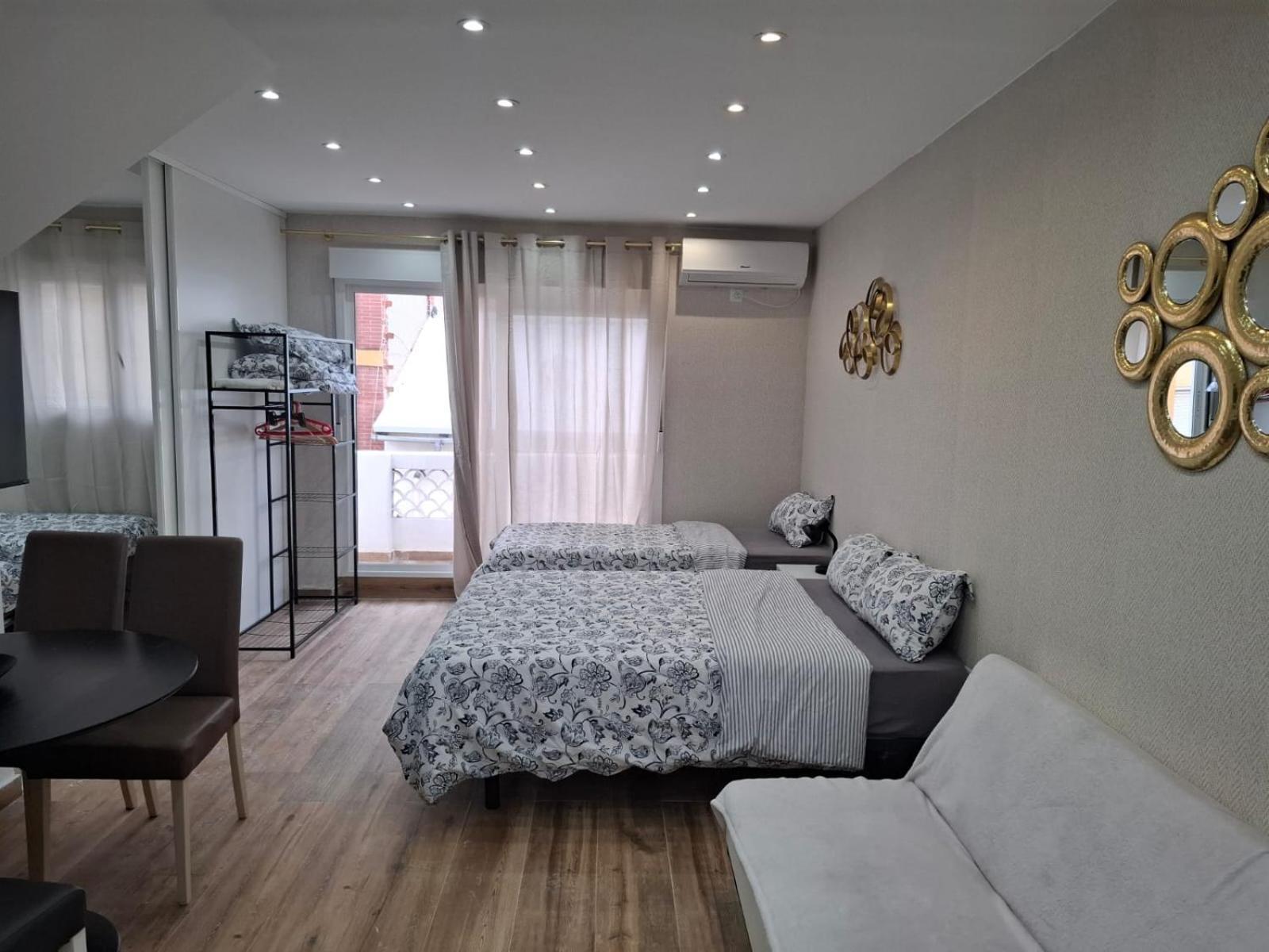 Centrum F Alicante Room photo